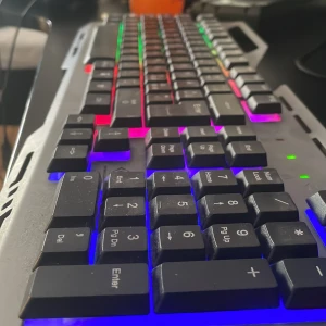 Tangentbord med led - Tangentbord med led. Är i bra skick. 