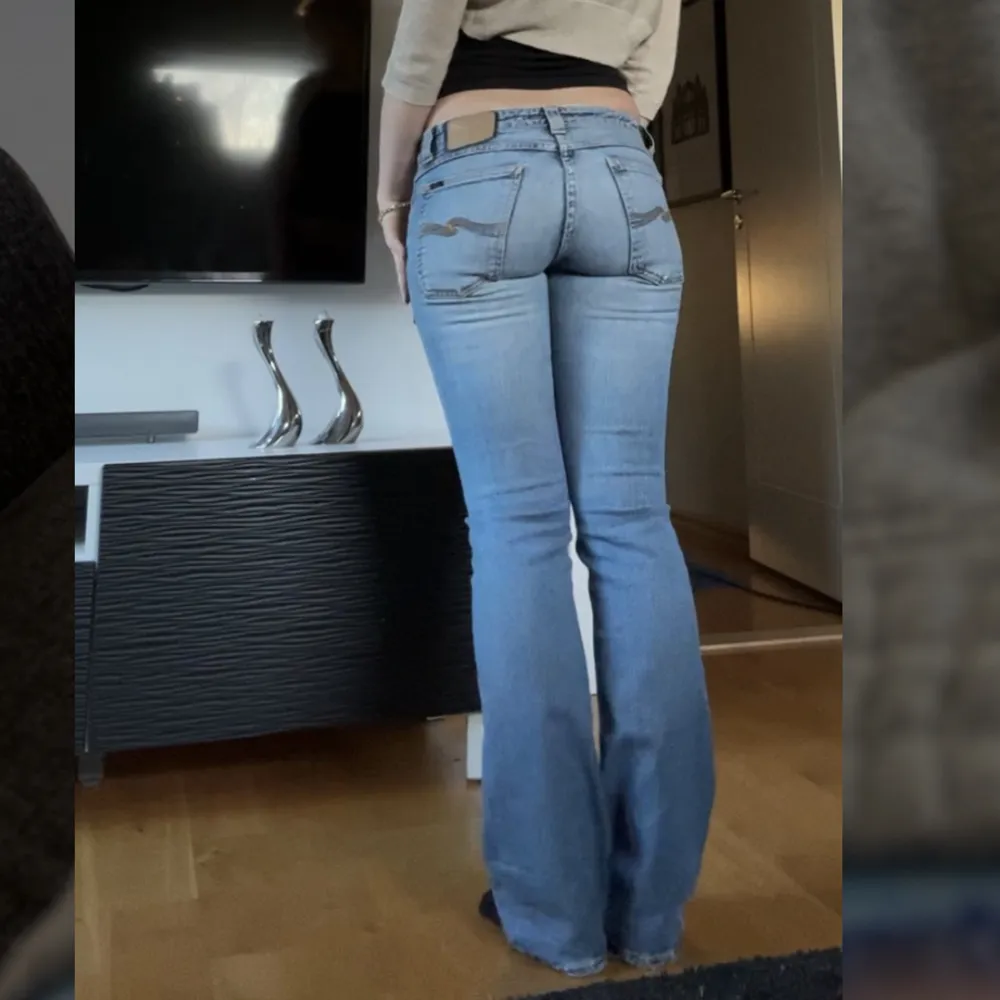 Super snygga lågmidjade jeans från Nudie. Modellen säljs inte längre. Kom privat för frågor.. Jeans & Byxor.