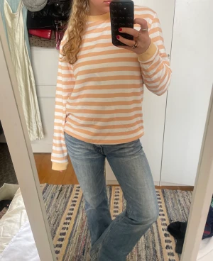 randig tröja  - randig tröja från asos strl L. Sitter fint oversized👐🏻