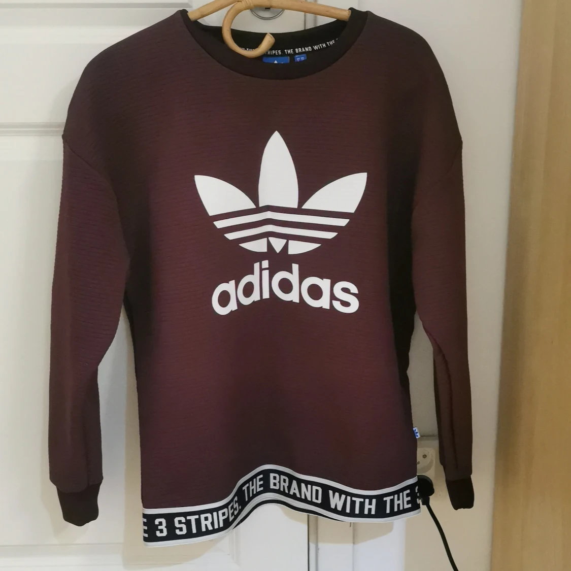 Adidas vinröda tröja