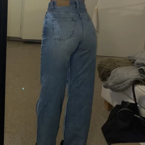 Junkyard jeans - Junkyard wide leg jeans i storlek 24💕 Jätte snygga. byten går, priset kan diskuteras😊 skriv om du undrar något