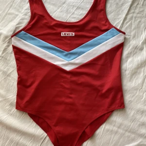 Levis body - Levis body, helt oanvänd!