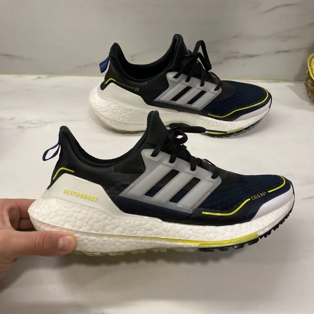 Adidas ultraboost 22 5/5 storlek 42. Skor.