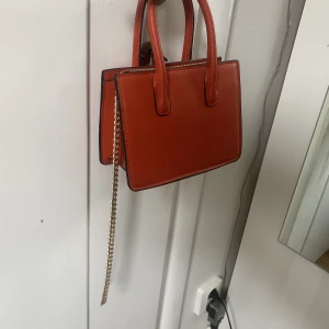 Orange väska - Fin väska från hm