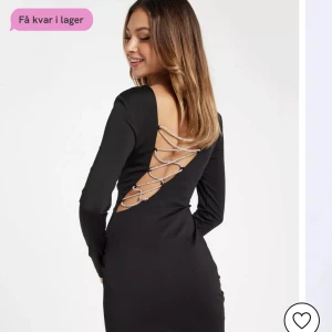 Klänning från Nelly  - Säljes pga glömt att lämna tillbaka. 