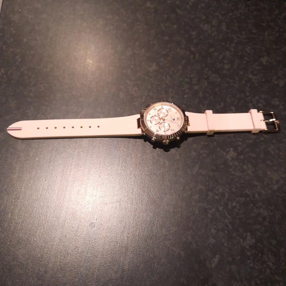 Tommy hilfiger klocka  - 90