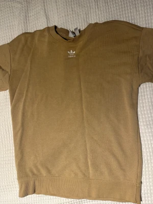 Adidas tröja - Adidas tröja i nytt skick!  Köparen står för frakt