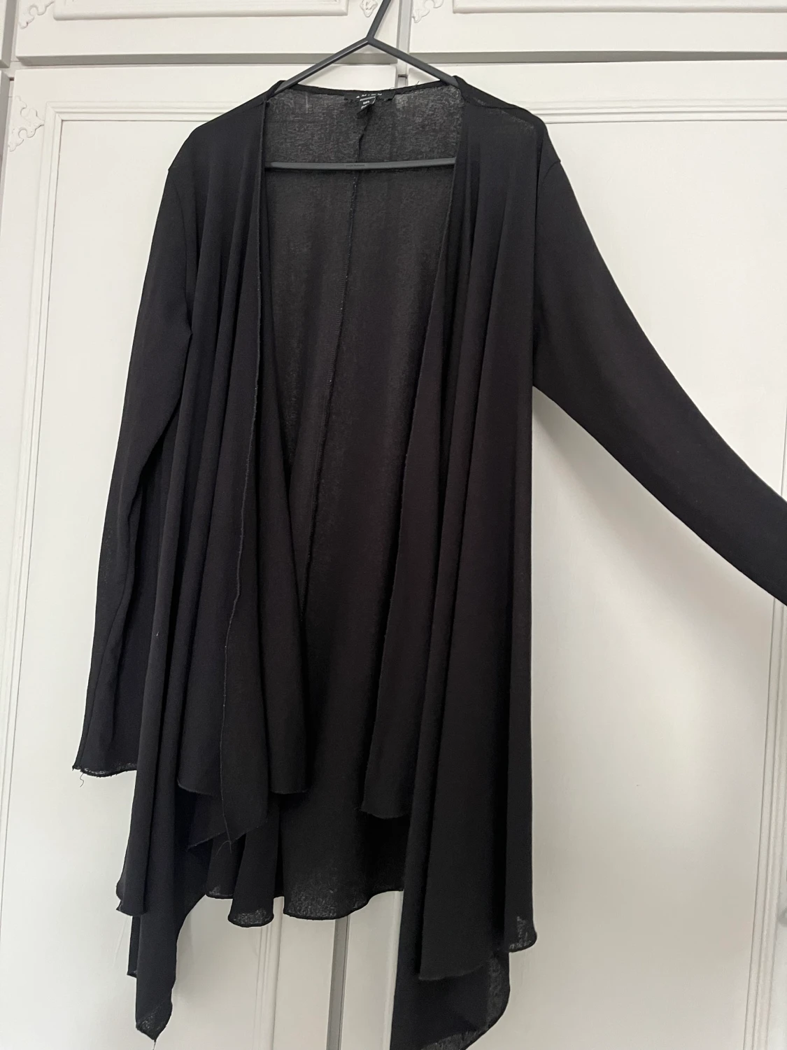 Black flowy sweater  - 90