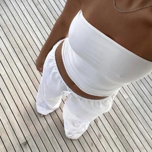 Lågmidjade linnebyxor  - Säljer mina lågmidjade Linnebyxor då de inte kom till användning i färgen svart ❤️