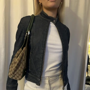 Jeansjacka - Superfin jeansjacka, skriv för fler bilder🫶🏻