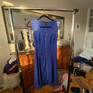 Klänning  - Inkl frakt 