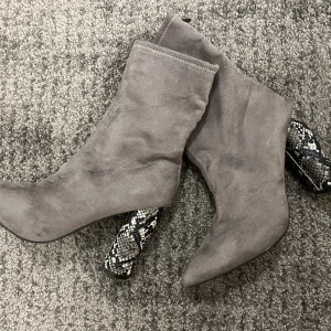 Grey shoes - Grey shoes, size 39