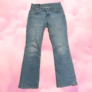 lågmidjade bootcut jeans - 38/80cm 💘