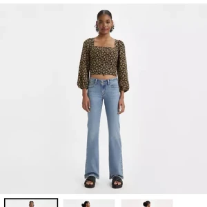 Oanvända low waist levis jeans - helt oanvända levis jeans, fick i julklapp men har inte fått någon användning för dem. 27x30 i strl. Buda gärna!