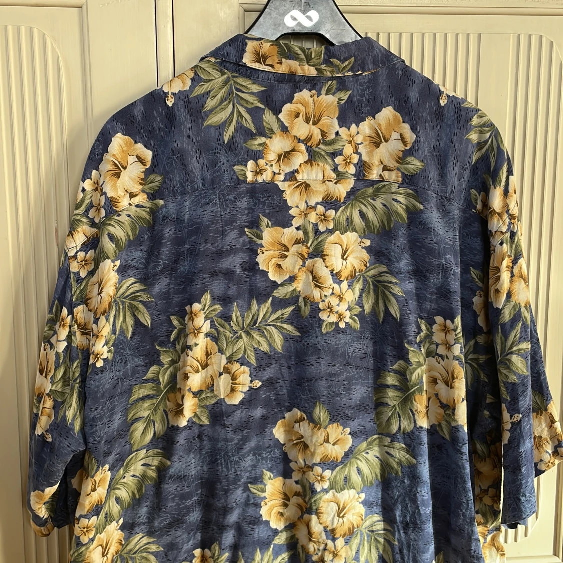 Fin skjorta i konstsilke - 91