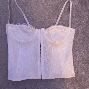 Korsett - Superfin korsett, endast använd 1 gång!