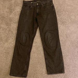 Jeans - Säljer mina Valentin jeans säljer mina Valentin jeans då de inte längre passar Skicka 8/10 