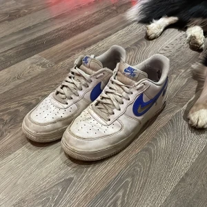 Nike air force one - Hej säljer nu mina skor för att dom är för små. Skick 7/10