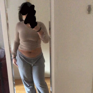 crop top  - vet inte vart jag har köpt den ifrån men har bara använt den några få gånger. köpt för 200kr i tunisien. 
