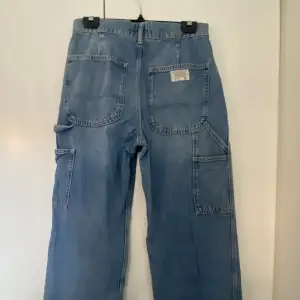 Urban Outfitters jeans (BDG), modell ”Juno” i storlek 28. Bra skick!