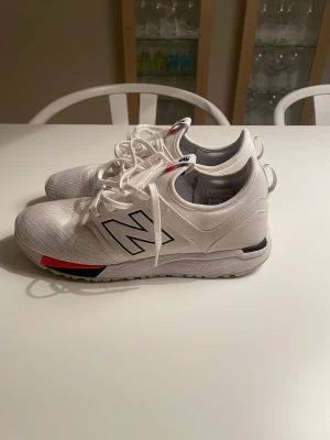 New Balance 247 - New Balance 247 i storlek 41. I väldigt bra skick!