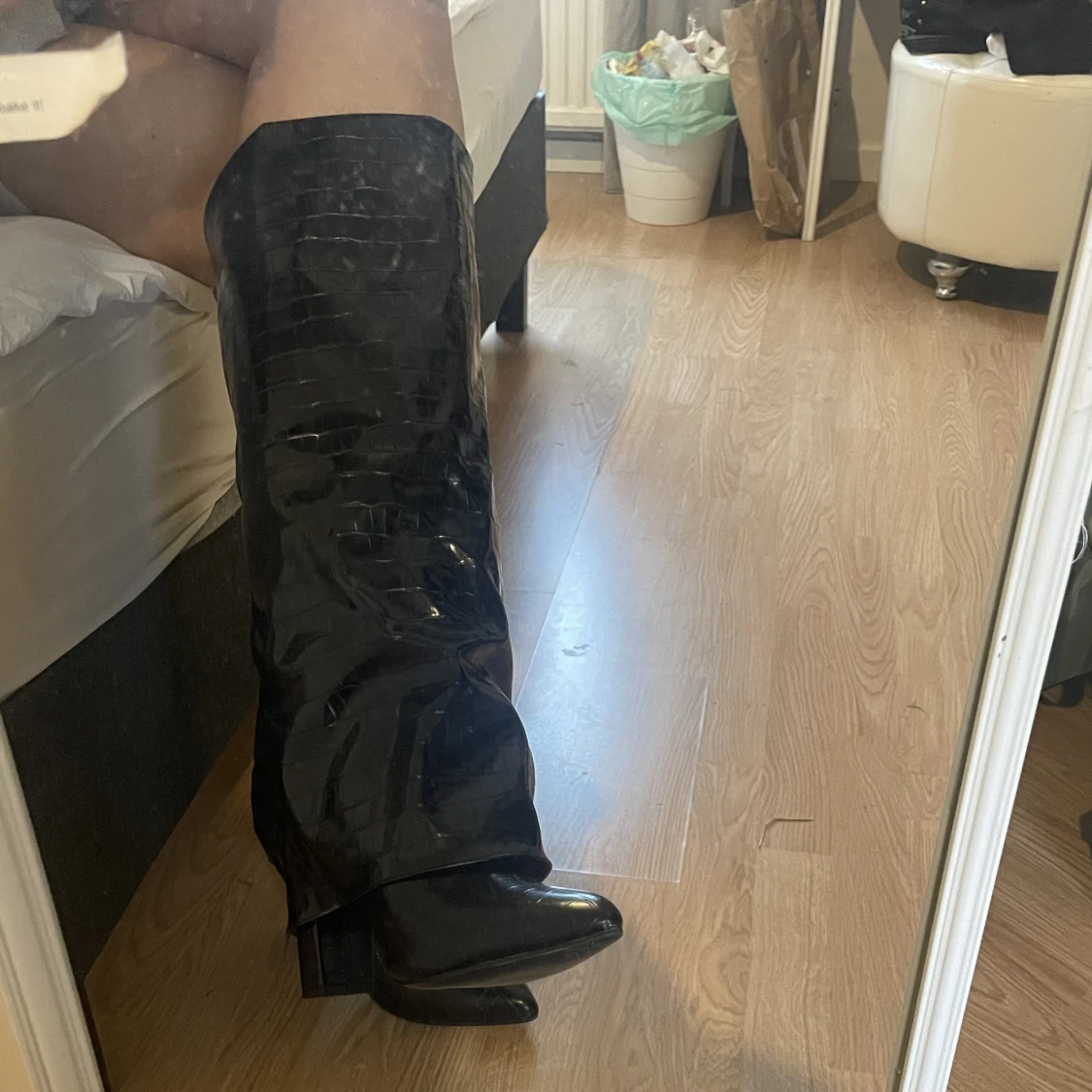 Sharkboots dupe - 90