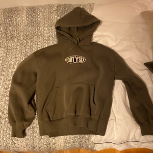 District FortySix hoodie grön strlk S - Säljer denna hoodie då den ej används. Köptes för cirka 800kr. Nyskick.
