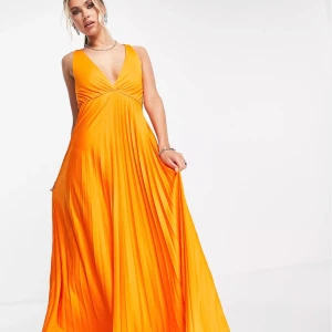 Orange klänning - Sjukt fin orange klänning från ASOS. Använd endast 1 gång  Storlek 36