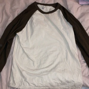 Mysig långärmad från Brandy Melville! - En långärmad tröja från Brandy Melville - perfekt nu till hösten! 