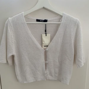 TOPP FRÅN BIKBOK  - Aldrig använd! Lappar är kvar! Frakten ingår i priset. 