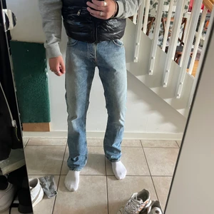 Nudie jeans  - Tja, säljer dessa riktigt feta nudie jeans. Mycket fint skick. Storlek är W30 L32  Skriv för fler bilder🙂 pris går att diskutera 