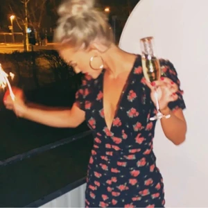 Klänning Zara - Klänning i xs från Zara, nyskick!