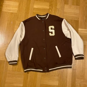 Varsity jacka - Storlek M