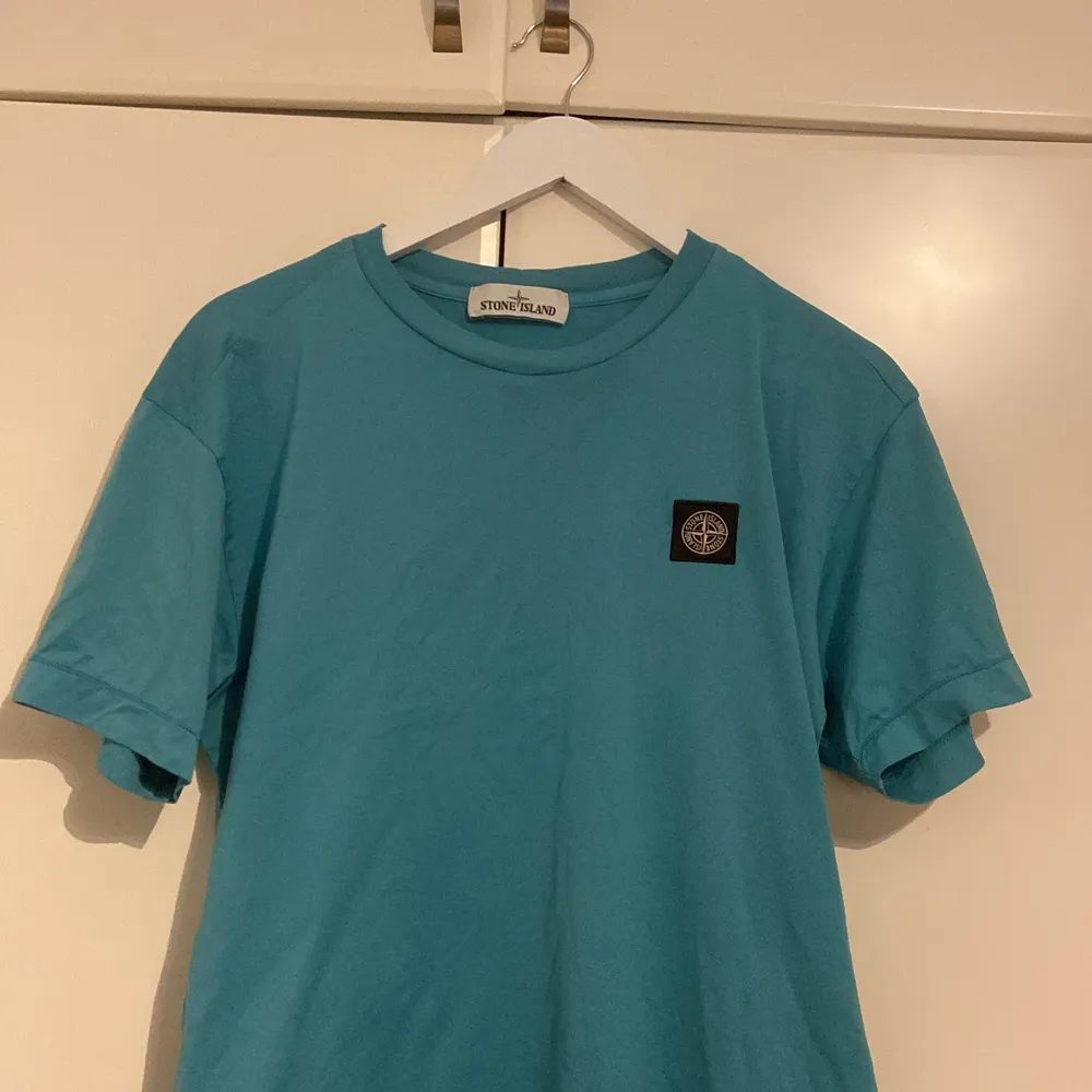 Stone island T-Shirt Bra skick inga flaws  Ny pris: 1199kr. T-shirts.