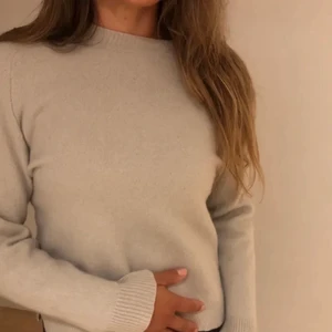 Carsmintröja - En fin carsmintröja som inte kommer till användning längre💕🤗!Lånade bilder! (Tröjan är aningen mindre än vad den ser ut att vara på bilden bara så att ni vet)