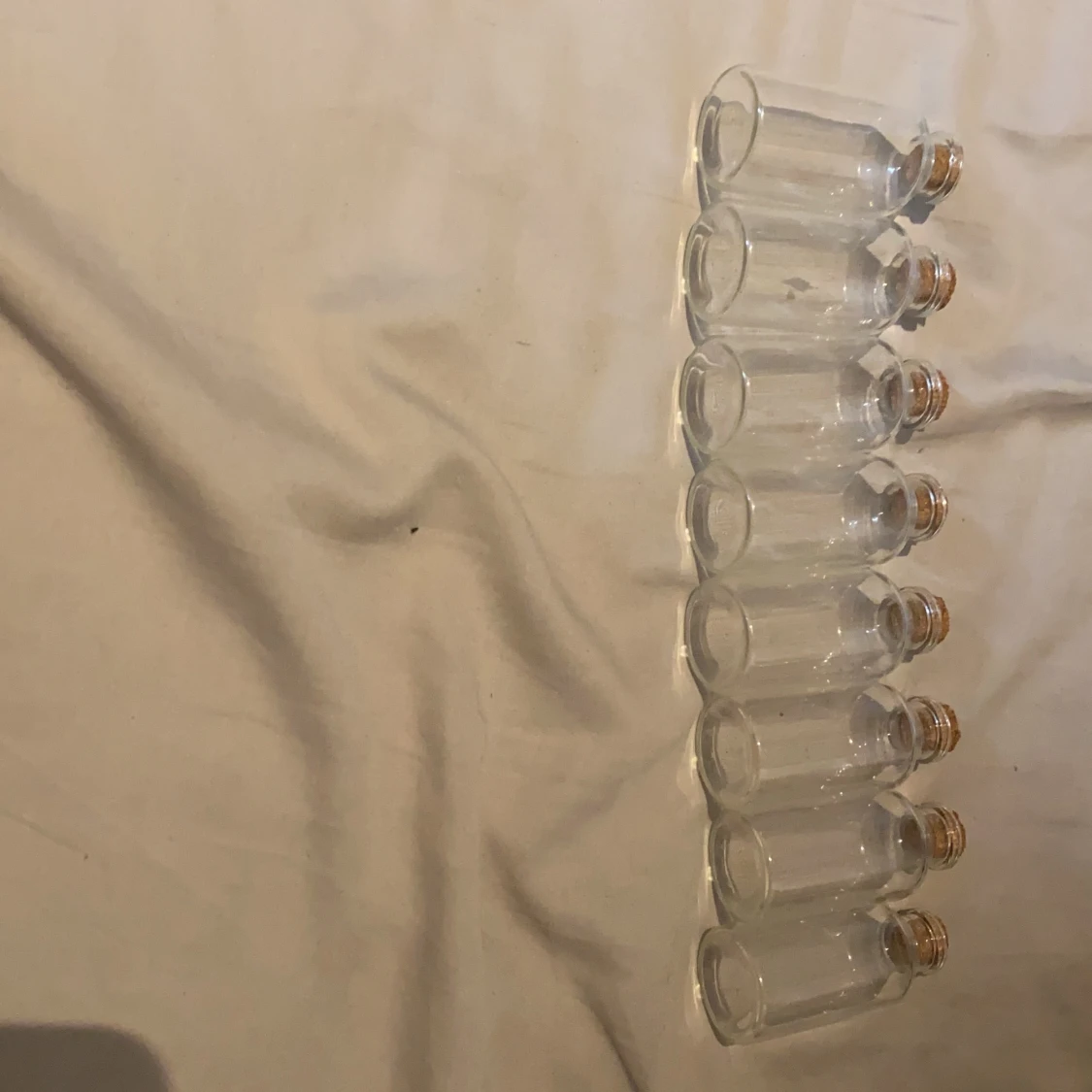 Små flaskor Lika långa som ungefär ett pekfinger - 90