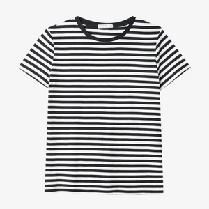 Randig t-shirt - Fin randig tröja från stradivarius💓25kr+frakt