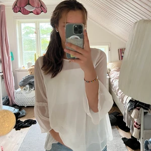 Blus - SUPER FIN blus från ginatrocot, men jag köpte den innan sommaren på second hand, jag har aldrig använt den och jag skulle även säga att den är som i nyskick💕
