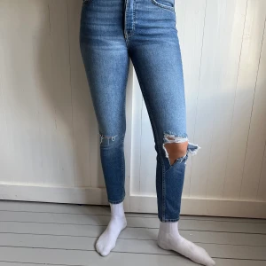 Jeans från Gina Tricot  - Gina byxor från serien seinna i strl 36. Knappt använda 