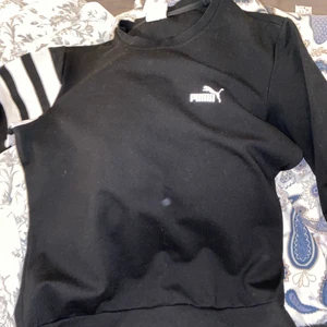 Puma tröja - Aldrig använd då jag fick i present. Kommer inte till användning och är i bra skick 