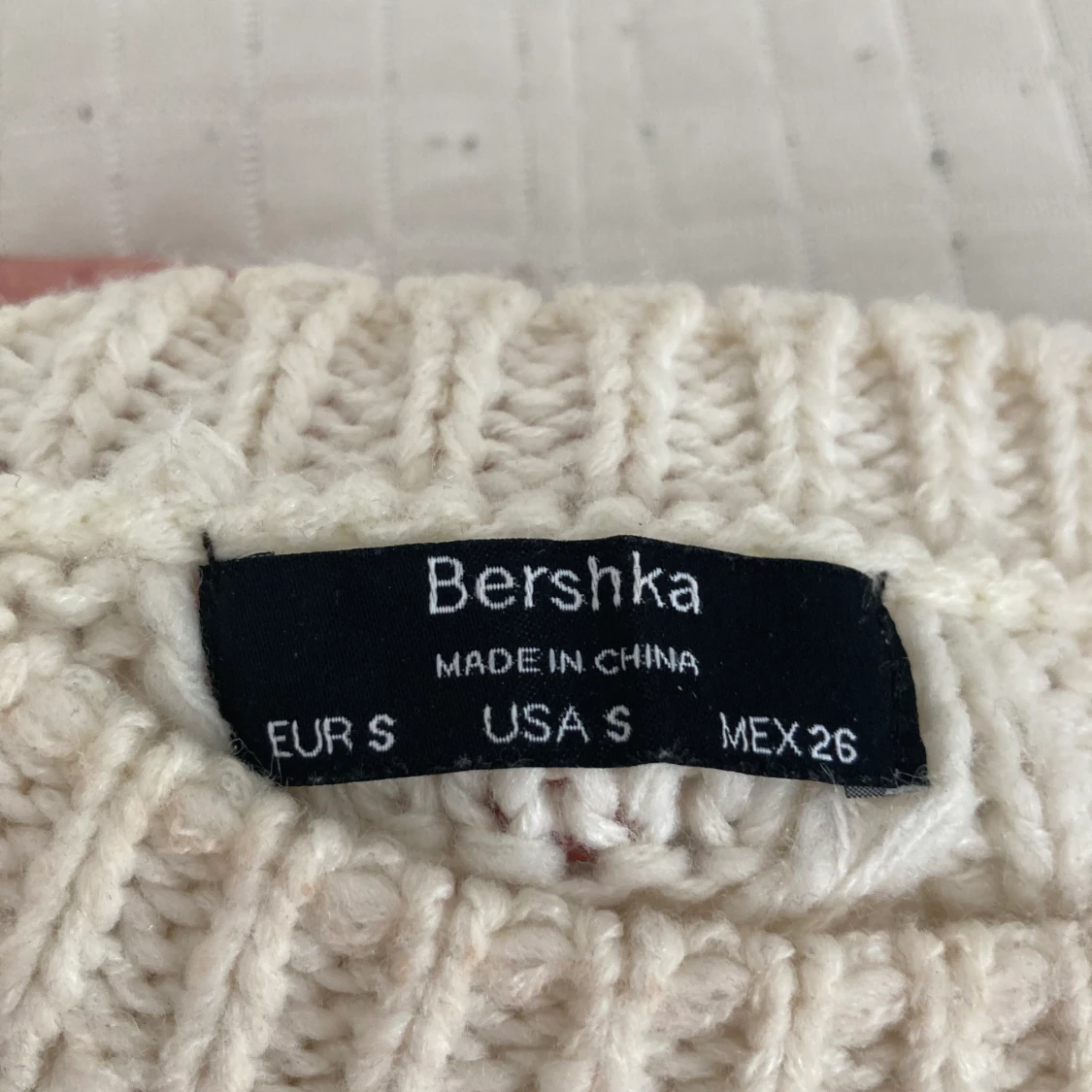 Vit kabelstickad tröja - 90