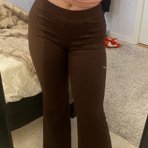 Byxor  - Säljer pga de inte kommer till nån användning 💕