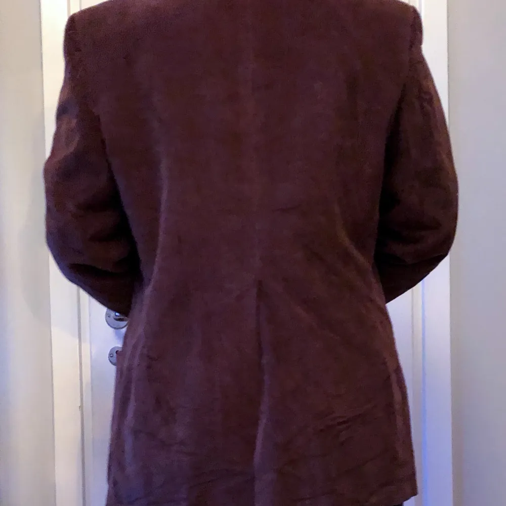 BRUN MANCHESTER KOSTYM (set) - Vintage - finns innerfickor i kavajen - stretchig tyg i byxorna. Kostymer.