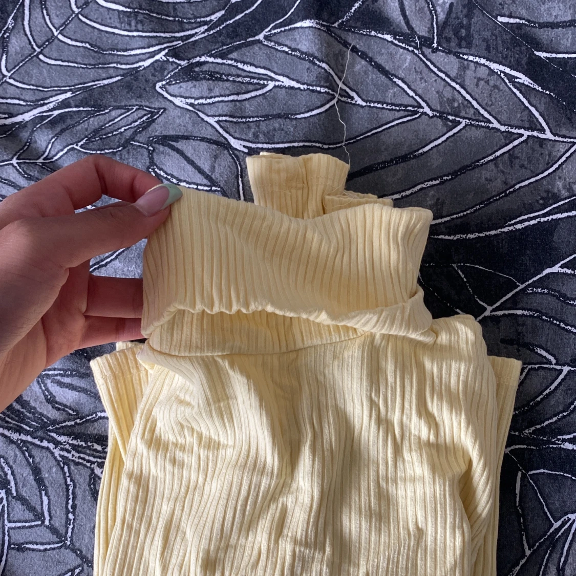 Stickad tröja-gul - 90