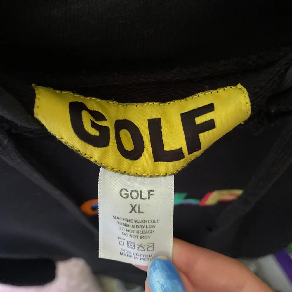 Golf wang hoodie i storlek xl. Den är köpt förra året här på Plick. Bra skick, bara typ en lös tråd på dragsnöret. . Hoodies.