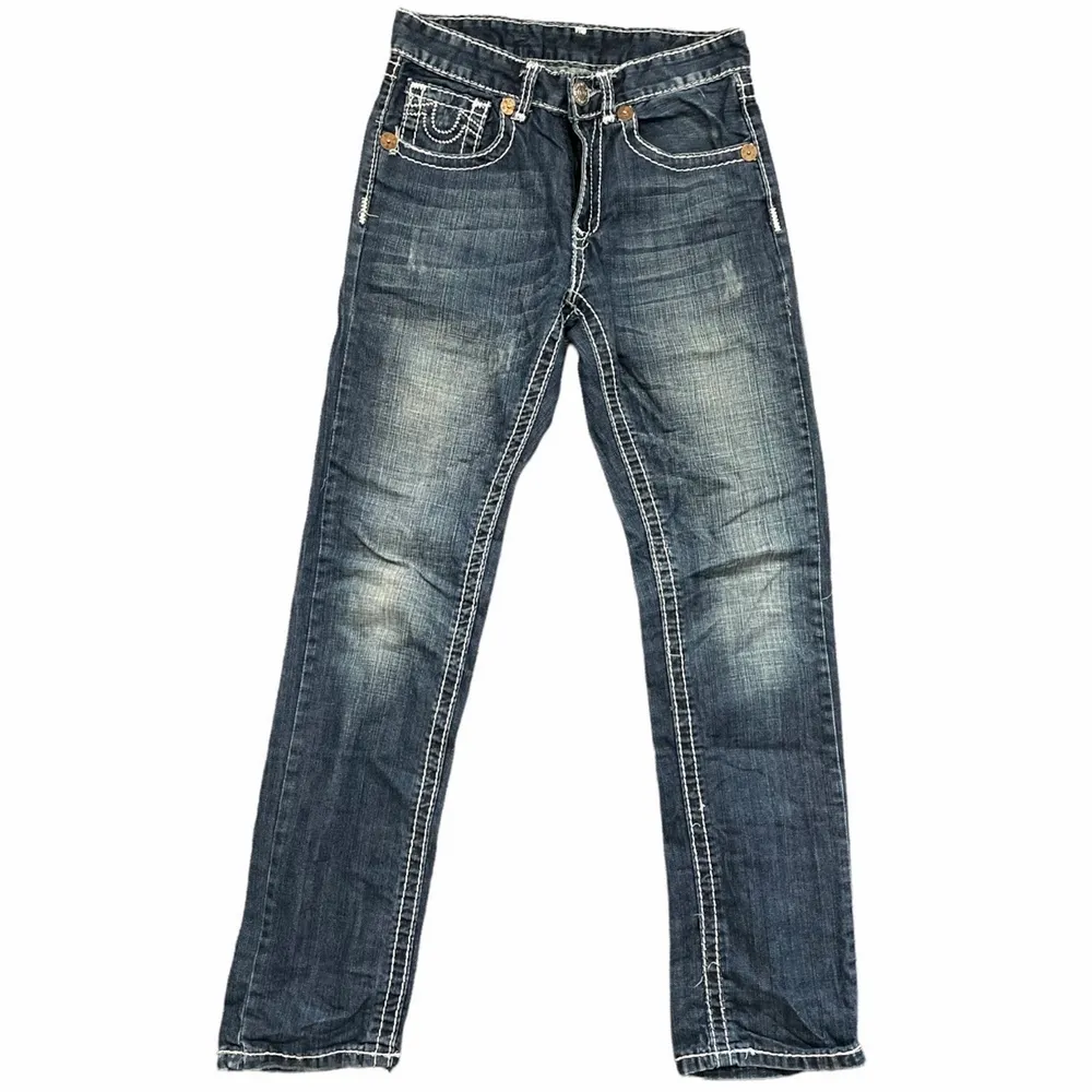 True religion jeans, saknar en knapp annars mycket bra skick, storlek 30 men passar typ 26 (dam) . Jeans & Byxor.