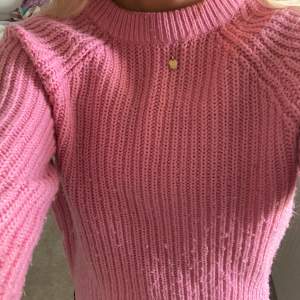 rosa stickad tröja från vero moda🤗