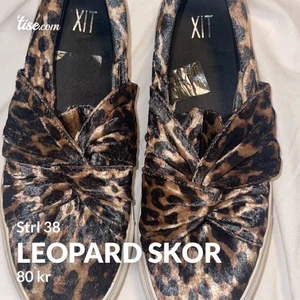 Leopard skor - Säljer dom här leopard skorna i strl 38 dom är använda 1 gång 