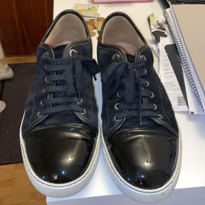 Lanvin skor - Storlek 43, 9/10 skick, knappt använda. Ser ut så gott som ny. Box finns och kvitto