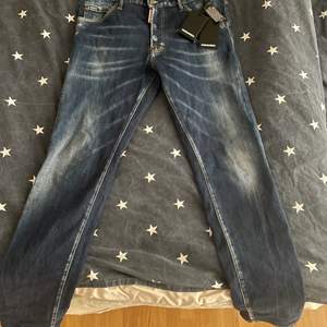 Hej säljer ett par relativt nya och fräscha dsquared2 jeans storlek 50 ny pris 4099